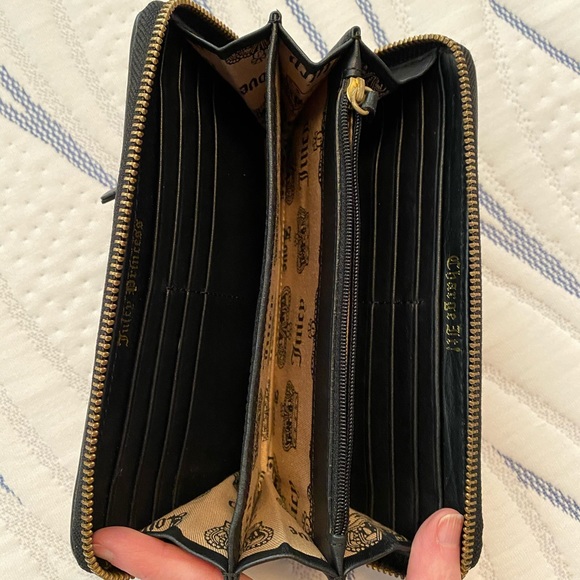 Juicy Couture Wallet - Picture 4 of 5
